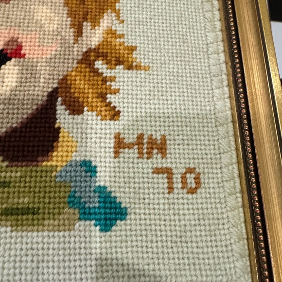 Two well-framed needlepoint clown pictures in gold frames - Picture 4 of 8